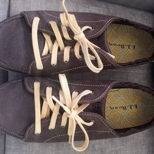 LL Bean Womens 9.5 Leather Lace Up Shoes